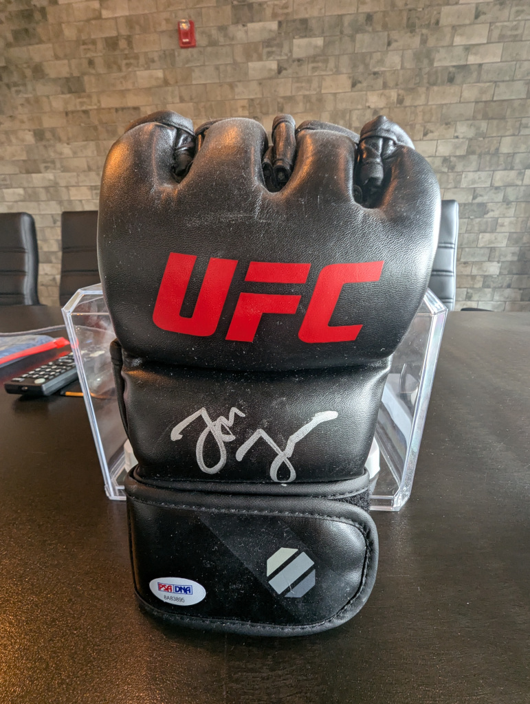 Mini helmet with autograph in display base